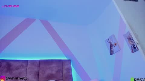 Snapshot of isabella_whiite chatting on February 7, 8:10 pm Isabella White online show from February 7, 8:10 pm
