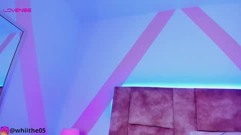 Snapshot of isabella_whiite chatting on February 25, 10:39 pm Isabella White online show from February 25, 10:39 pm