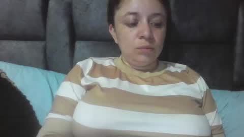 isabellaa_hills_ online show from May 26, 5:53 pm