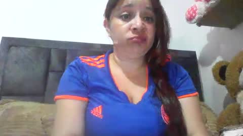 isabellaa_hills_ online show from July 4, 2:29 am