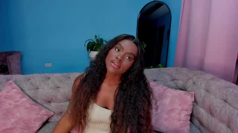 Snapshot of isabellabroms21 chatting on April 15, 11:16 pm v online show from April 15, 11:16 pm
