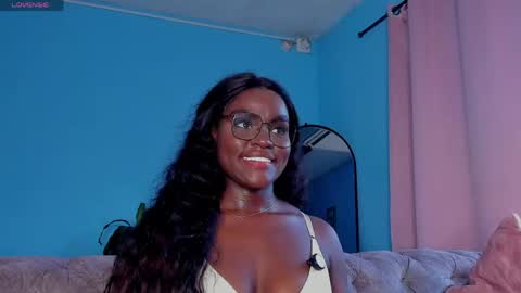 Snapshot of isabellabroms21 chatting on April 20, 10:55 pm v online show from April 20, 10:55 pm