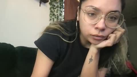 Snapshot of isabellaelizabeth chatting on April 19, 7:05 pm isabellaelizabeth online show from April 19, 7:05 pm
