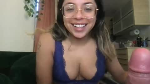 Snapshot of isabellaelizabeth chatting on July 4, 4:46 pm isabellaelizabeth online show from July 4, 4:46 pm