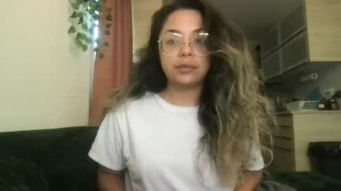 Snapshot of isabellaelizabeth chatting on July 13, 5:38 pm isabellaelizabeth online show from July 13, 5:38 pm