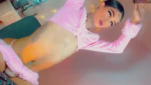 isabellagirs online show from February 5, 5:12 am