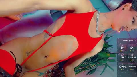 isabellagirs online show from April 5, 5:10 pm