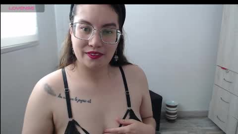 isabellahunter2 online show from May 25, 5:19 pm
