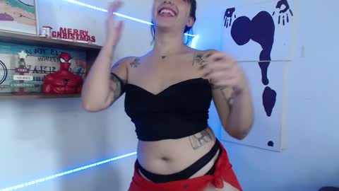 Snapshot of isabellakoff chatting on December 6, 6:39 pm Tati - online show from December 6, 6:39 pm