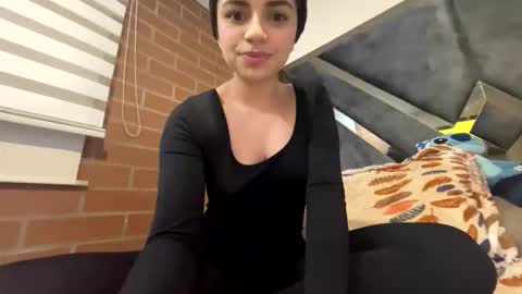 Snapshot of isabellakoffs chatting on February 4, 1:44 am Isabella.. back again online show from February 4, 1:44 am