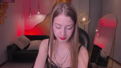 Snapshot of isabellamoretti1 chatting on February 27, 4:45 am Isabella Moretti online show from February 27, 4:45 am