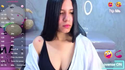 Isa  online show from February 8, 1:03 pm