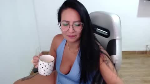 Snapshot of isabellaobregon2 chatting on February 19, 9:33 pm Isa online show from February 19, 9:33 pm