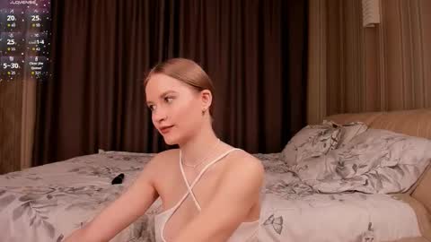 Snapshot of isabellatorrance chatting on September 23, 4:04 am Bella online show from September 23, 4:04 am