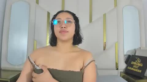 isabellrodriguez18 online show from November 17, 4:07 am
