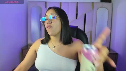 isabellrodriguez18 online show from March 3, 3:12 am