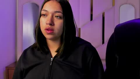 isabellrodriguez18 online show from April 1, 3:29 am