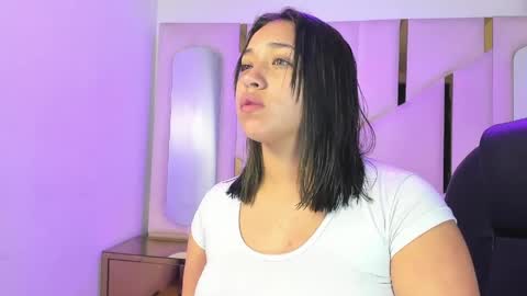 isabellrodriguez18 online show from April 7, 3:51 am