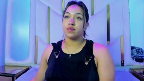 isabellrodriguez18 online show from April 17, 4:04 am