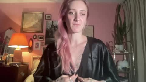 Snapshot of isabelsworld chatting on August 3, 2:54 am Isabel online show from August 3, 2:54 am