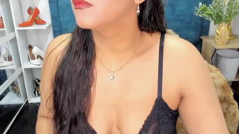 Isabel online show from May 13, 8:38 pm