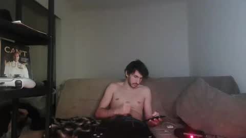 isaiahf24 online show from April 19, 12:37 pm