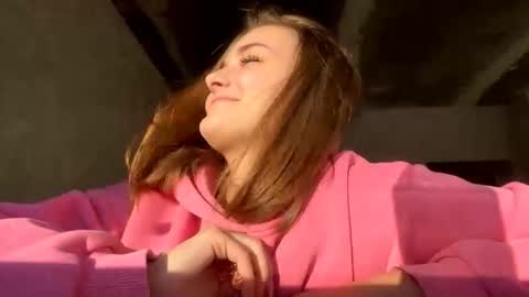 Snapshot of isauratorkelson chatting on November 10, 9:19 am Issa online show from November 10, 9:19 am