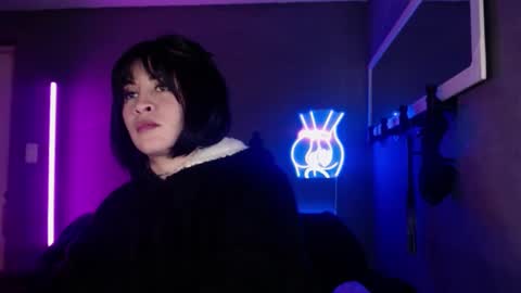 Snapshot of isis_diosa chatting on February 1, 2:13 pm Ana Maria online show from February 1, 2:13 pm