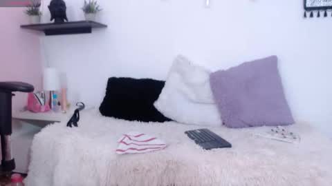 isis_stark online show from September 20, 7:15 pm