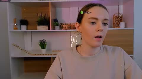 isla_dior online show from December 16, 7:35 am