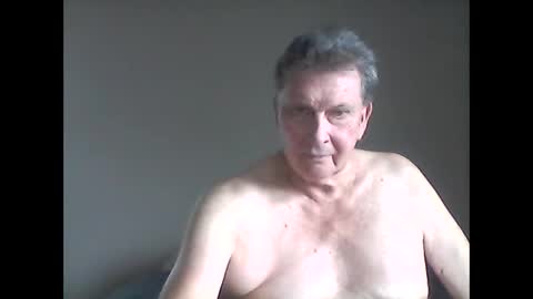 island625103 online show from March 6, 9:20 pm