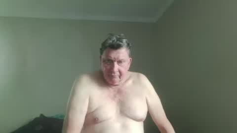 island625103 online show from October 14, 5:47 pm