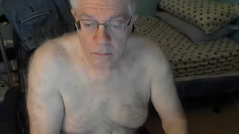 islesman22 online show from December 24, 11:17 am