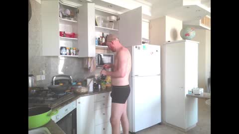 Snapshot of israeli_tall chatting on December 9, 12:19 pm Tall Jewish Ginger DOM online show from December 9, 12:19 pm