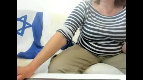 Snapshot of israelymilf chatting on April 13, 7:36 am Marta online show from April 13, 7:36 am