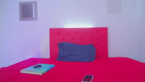 Snapshot of issa_kitty chatting on December 3, 4:17 pm issa_kitty online show from December 3, 4:17 pm