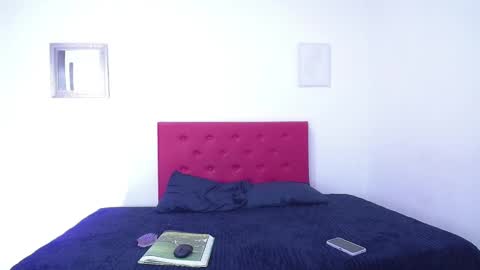 Snapshot of issa_kitty chatting on December 14, 5:47 pm issa_kitty online show from December 14, 5:47 pm