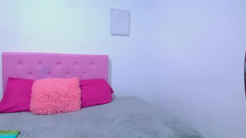 Snapshot of issa_kitty chatting on January 30, 6:46 am issa_kitty online show from January 30, 6:46 am