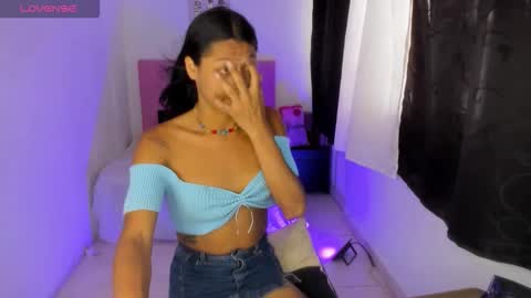 Snapshot of issa_kitty chatting on October 11, 7:01 pm issa_kitty online show from October 11, 7:01 pm