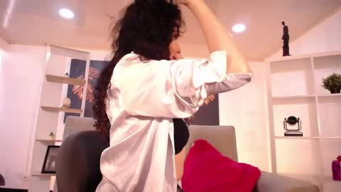 Snapshot of issa_milf chatting on May 28, 12:13 pm issa_milf online show from May 28, 12:13 pm