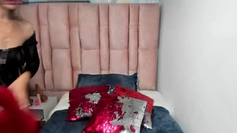 ISSA MILF online show from May 4, 1:40 pm