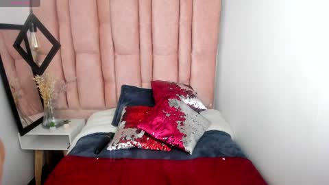ISSA MILF online show from May 11, 2:45 pm