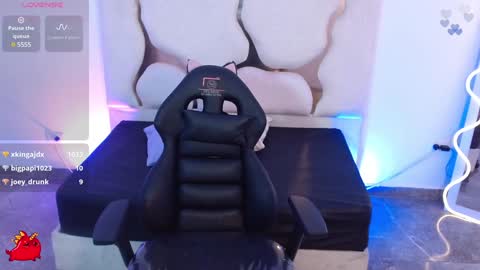 Snapshot of issa_tay1 chatting on February 7, 9:05 am Issa online show from February 7, 9:05 am