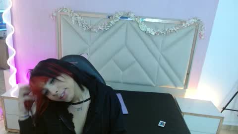 Snapshot of issa_tay1 chatting on February 9, 3:32 am Issa online show from February 9, 3:32 am