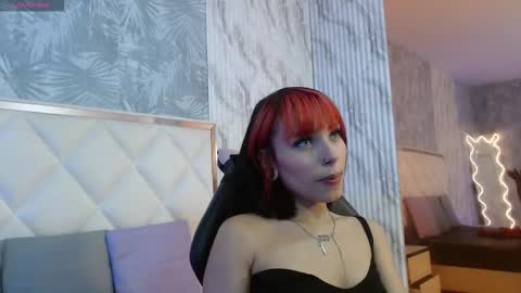 Snapshot of issa_tay1 chatting on February 10, 3:32 am Issa online show from February 10, 3:32 am