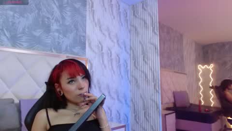 Snapshot of issa_tay1 chatting on February 12, 3:45 am Issa online show from February 12, 3:45 am