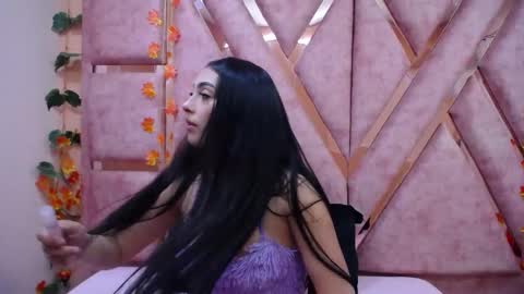 Snapshot of issabela_mackey_ chatting on November 6, 4:35 am issabela_mackey_ online show from November 6, 4:35 am