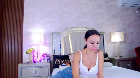 Issadorra online show from February 25, 10:03 am