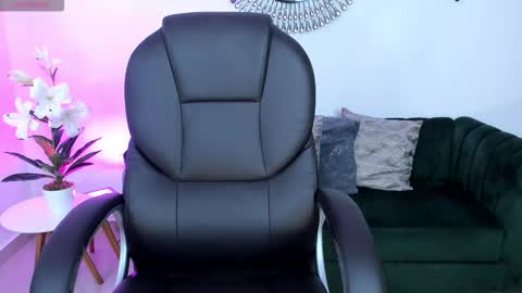 issi_loren online show from February 26, 8:52 pm