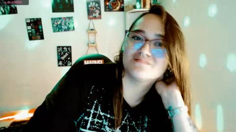 Yiz online show from February 16, 10:32 am